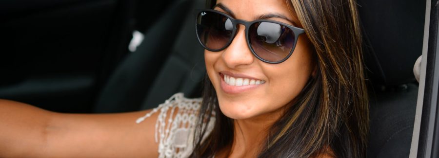 Woman driving_68538571-1600x1600
